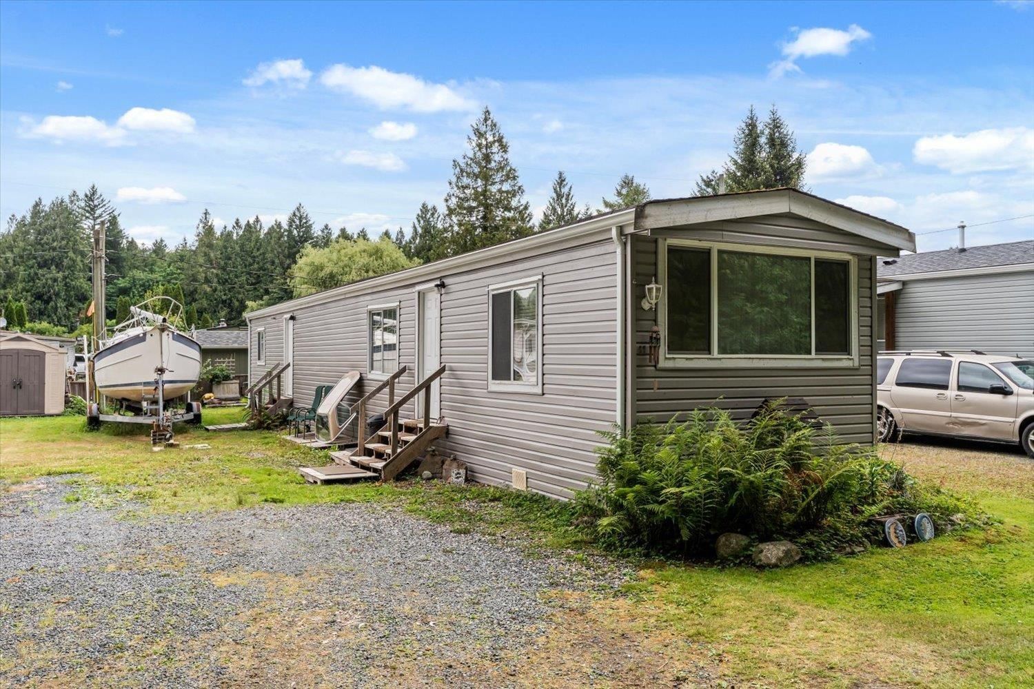 3942 COLUMBIA VALLEY Road, Chilliwack, British Columbia V2R 5B2