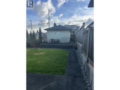 4386 OXFORD Street | Burnaby British Columbia | Slide Image Six