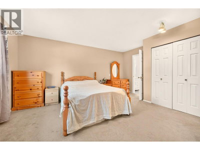 22637 FRASERBANK Crescent | Richmond British Columbia | Slide Image Seventeen