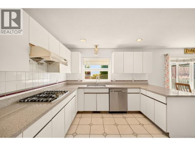 22637 FRASERBANK Crescent | Richmond British Columbia | Slide Image Seven