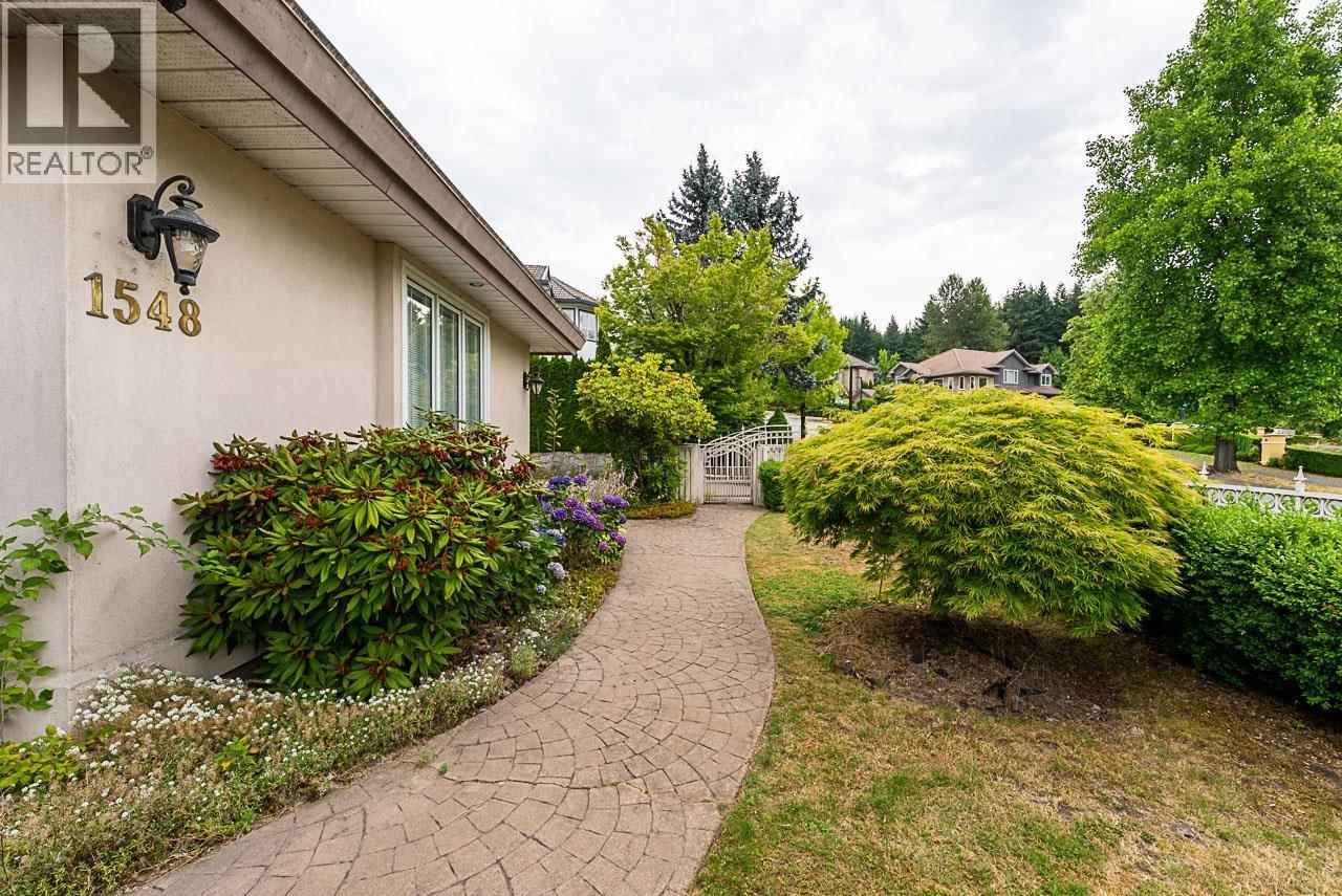 1548 PARKWAY Boulevard, Coquitlam, British Columbia V3E 2Y5
