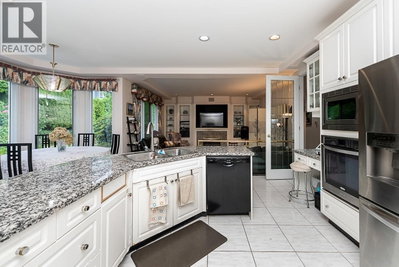 1548 PARKWAY Boulevard | Coquitlam British Columbia | Slide Image Eighteen
