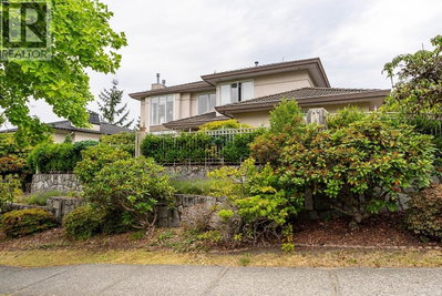 1548 PARKWAY Boulevard | Coquitlam British Columbia | Slide Image Two