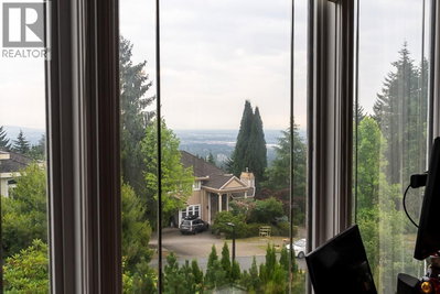 1548 PARKWAY Boulevard | Coquitlam British Columbia | Slide Image Twenty-seven