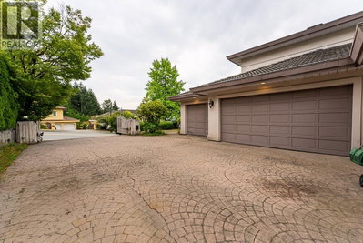 1548 PARKWAY Boulevard | Coquitlam British Columbia | Slide Image Three