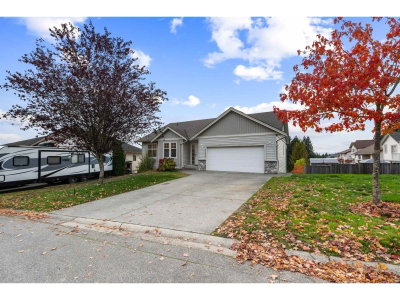 32464 BOBCAT Drive East | Mission British Columbia | Slide Image Two