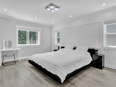 15456 RUSSELL Avenue | White Rock British Columbia | Slide Image Twelve