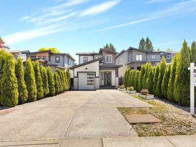 15456 RUSSELL Avenue | White Rock British Columbia | Slide Image Two