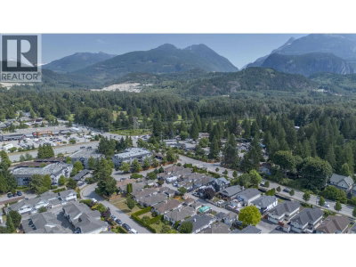 1827 MAMQUAM Road | Squamish British Columbia | Slide Image Fifteen