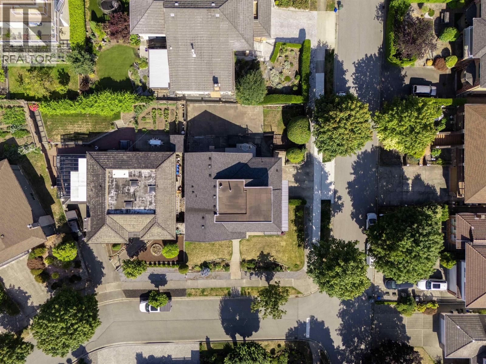 7347 QUEENSTON Court, Burnaby, British Columbia V5A 3M5