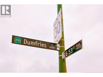 6915 DUMFRIES Street | Vancouver British Columbia | Slide Image Twenty-three