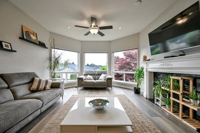 32777 CHILCOTIN Drive | Abbotsford British Columbia | Slide Image Four