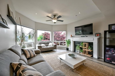 32777 CHILCOTIN Drive | Abbotsford British Columbia | Slide Image Five