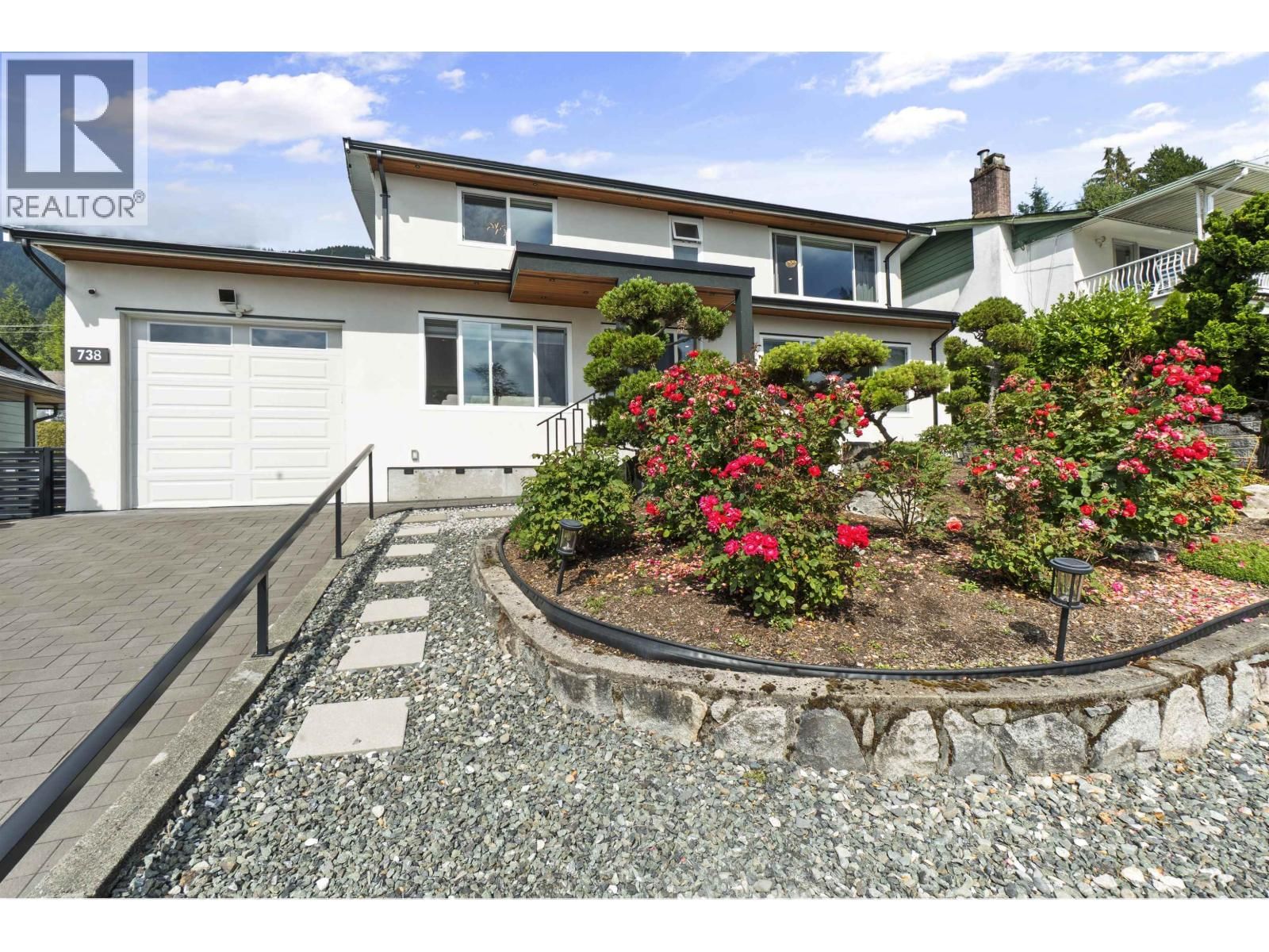 738 SYLVAN Avenue, North Vancouver, British Columbia V7R 2G1