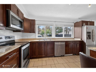 14032 GROSVENOR Road | Surrey British Columbia | Slide Image Fifteen