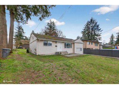 14032 GROSVENOR Road | Surrey British Columbia | Slide Image Three