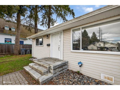 14032 GROSVENOR Road | Surrey British Columbia | Slide Image Six