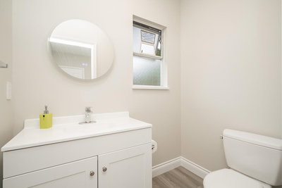 13015 SUMMERHILL Crescent | Surrey British Columbia | Slide Image Twelve