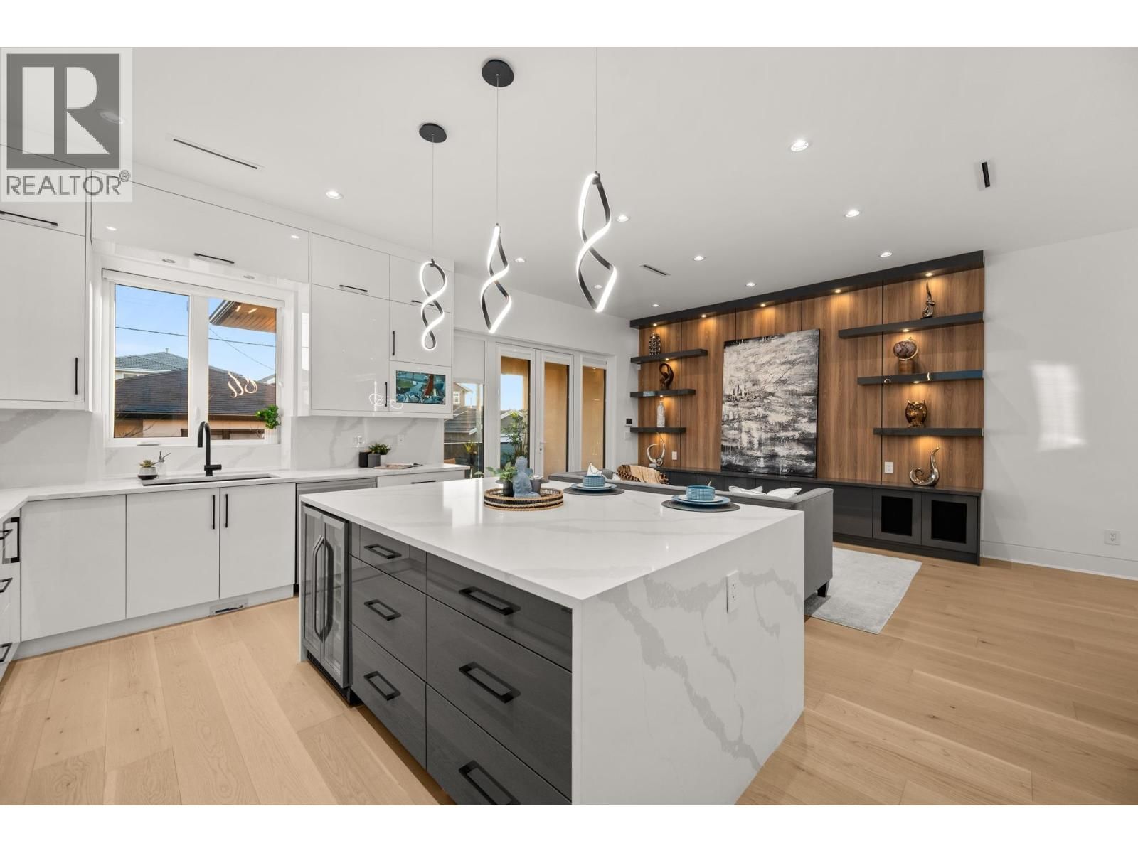 4346 PENDER Street, Burnaby, British Columbia V5C 2M6
