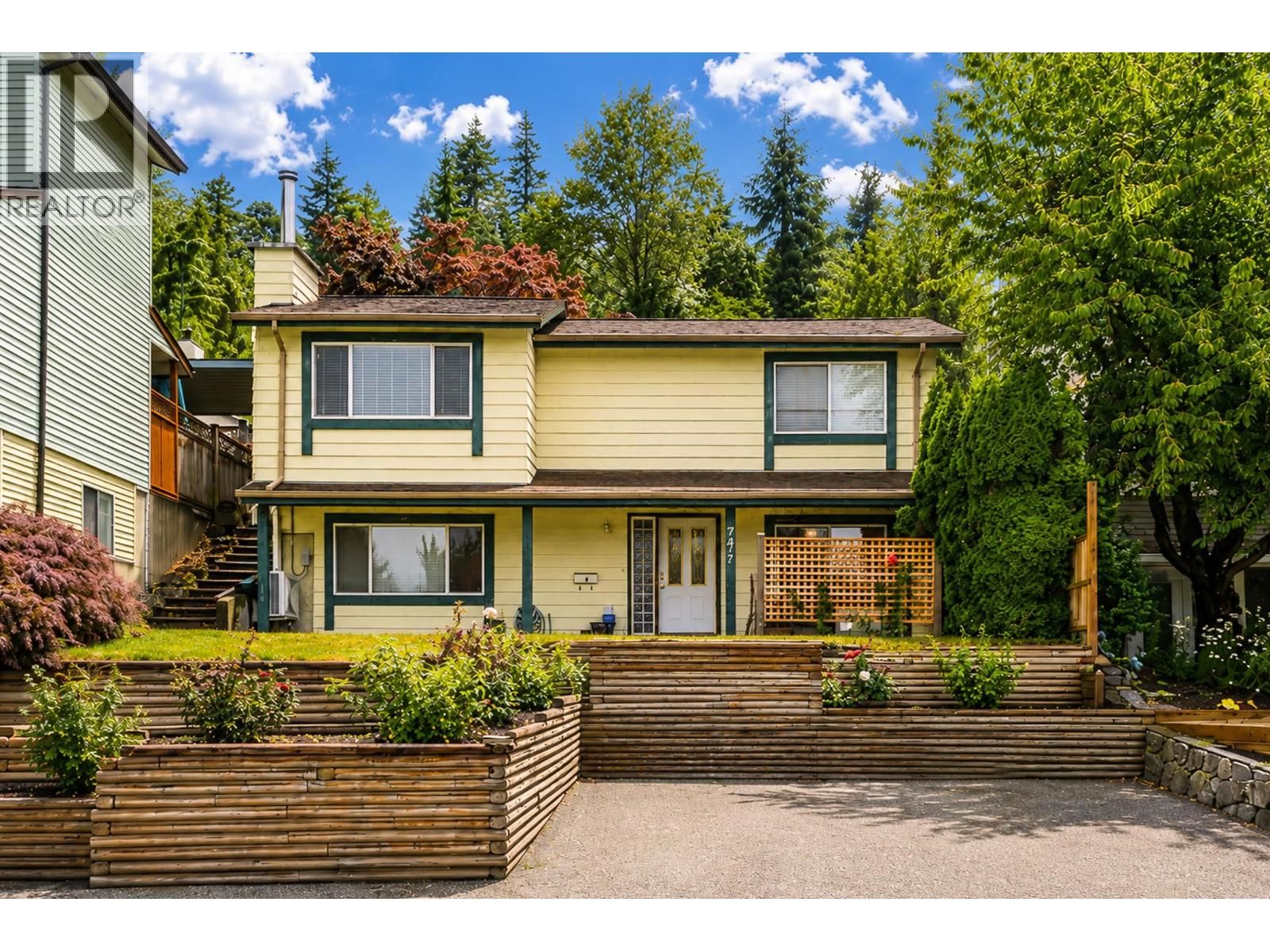 772 APPLEYARD Court, Port Moody, British Columbia V3H 3X1