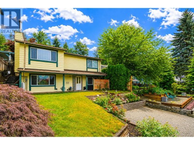 772 APPLEYARD Court | Port Moody British Columbia | Slide Image Two
