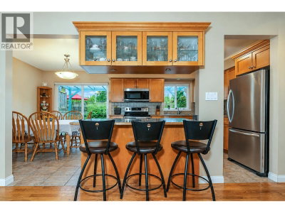 772 APPLEYARD Court | Port Moody British Columbia | Slide Image Seven