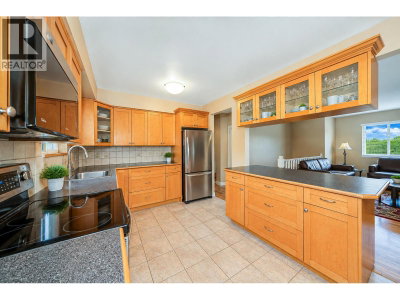 772 APPLEYARD Court | Port Moody British Columbia | Slide Image Eight