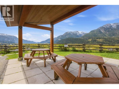 41365 SKYRIDGE Place | Squamish British Columbia | Slide Image Seven