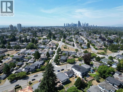6678 WALKER Avenue | Burnaby British Columbia | Slide Image Eight