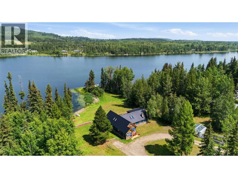 3799 ALLPRESS Road 150 Mile House British Columbia, V0K 2G0 - 4 Bedrooms Waterfront Home For sale