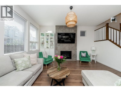 12924 240A Street | Maple Ridge British Columbia | Slide Image Ten