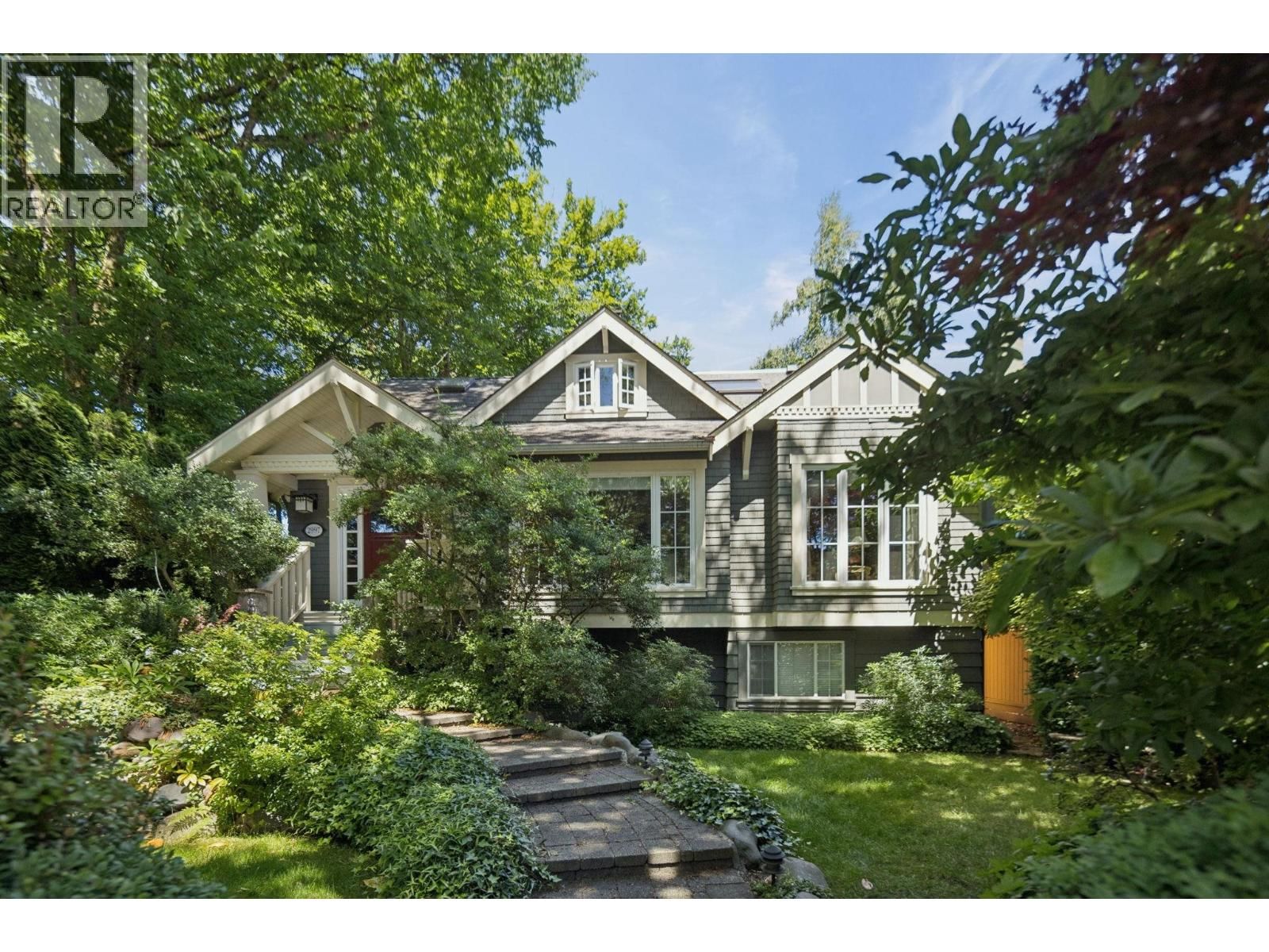 2997 38TH Avenue, Vancouver, British Columbia V6N 2X2