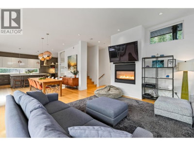 38555 SKY PILOT Drive | Squamish British Columbia | Slide Image Twelve