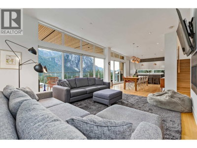 38555 SKY PILOT Drive | Squamish British Columbia | Slide Image Thirteen