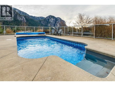 38555 SKY PILOT Drive | Squamish British Columbia | Slide Image Thirty-five