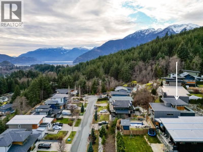 38555 SKY PILOT Drive | Squamish British Columbia | Slide Image Forty