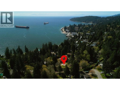 4019 ROSE Crescent | West Vancouver British Columbia | Slide Image Twelve
