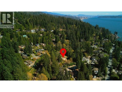 4019 ROSE Crescent | West Vancouver British Columbia | Slide Image Thirteen