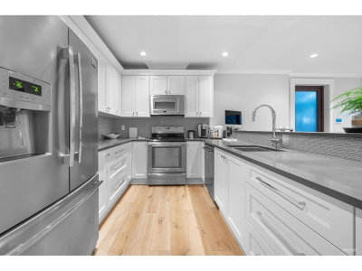 14439 SUNSET Lane | White Rock British Columbia | Slide Image Twelve