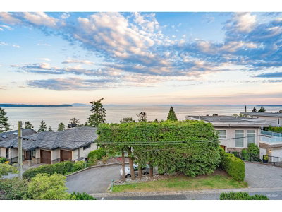 14439 SUNSET Lane | White Rock British Columbia | Slide Image Twenty-nine