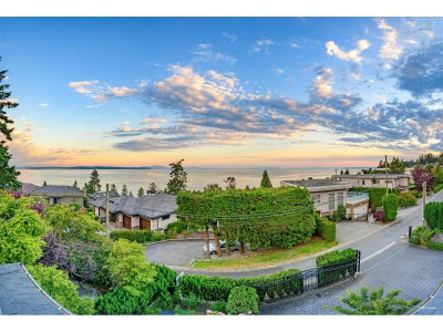 14439 SUNSET Lane | White Rock British Columbia | Slide Image Five