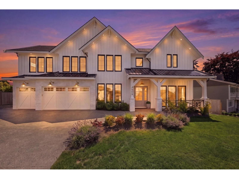 4509 SOUTHRIDGE Crescent Langley British Columbia, V3A 4N7 - 9 Bedrooms Home For Sale