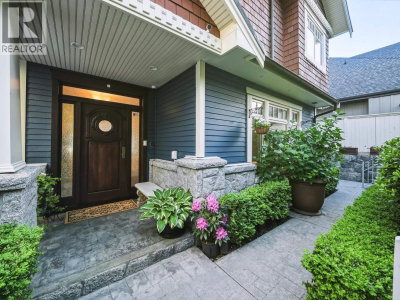 648 ALDERSIDE Road | Port Moody British Columbia | Slide Image Eight