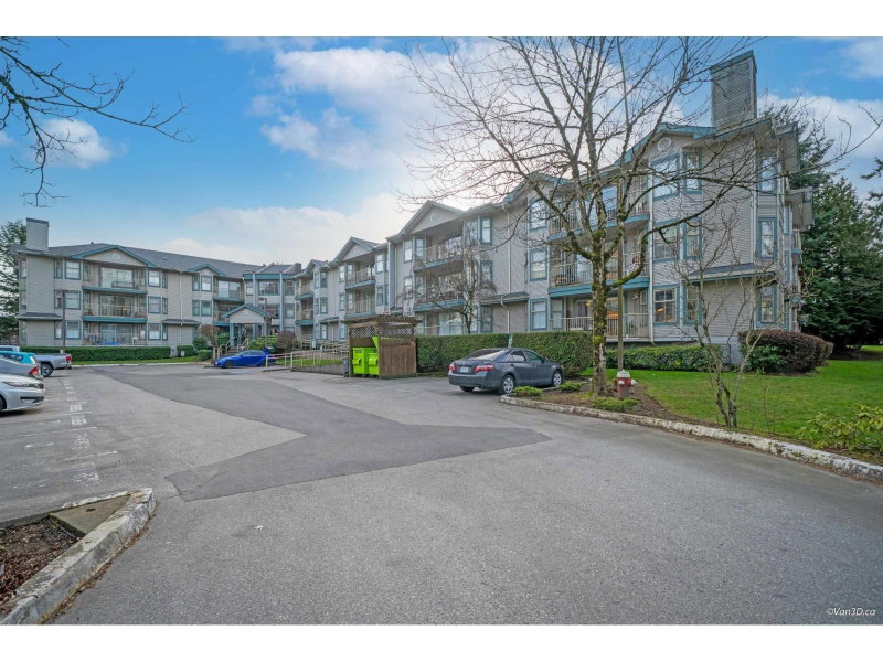 10756 138 Street Surrey British Columbia, V3T 4K5 - 2 Bedrooms Condo For Sale