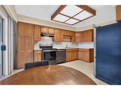 32691 GARIBALDI Drive | Abbotsford British Columbia | Slide Image Six