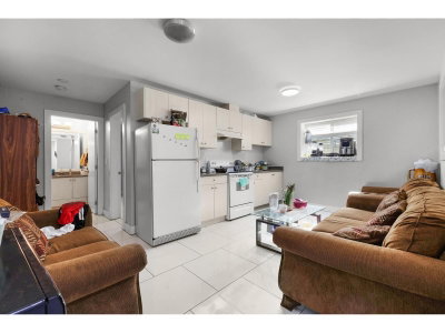 18585 56 Avenue | Surrey British Columbia | Slide Image Twenty-five