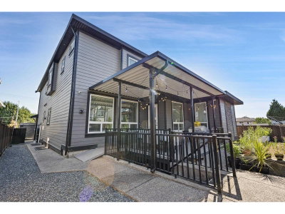 18585 56 Avenue | Surrey British Columbia | Slide Image Three