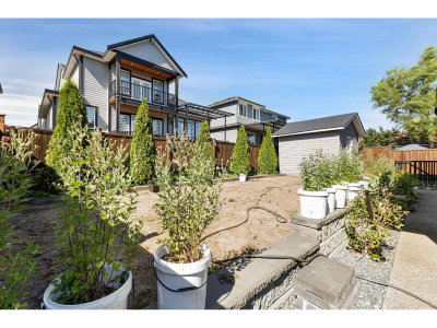18585 56 Avenue | Surrey British Columbia | Slide Image Five