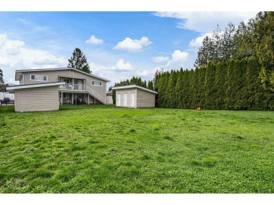 46479 BROOKS Avenue | Chilliwack British Columbia | Slide Image Two