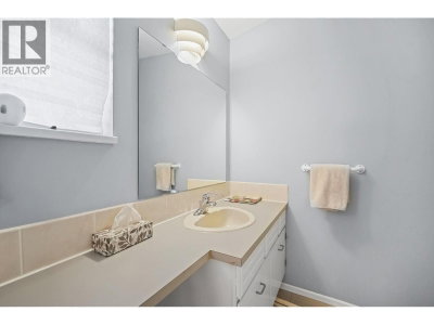 129 ROE Drive | Port Moody British Columbia | Slide Image Twelve